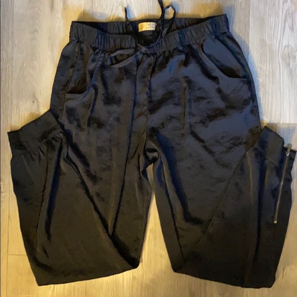 Princess pants - Picture 2 of 4